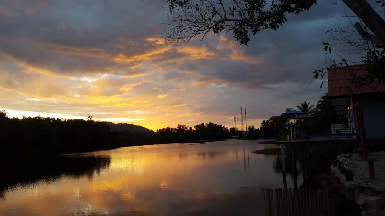 Khum Thong Resort Takuapa Exteriér fotografie